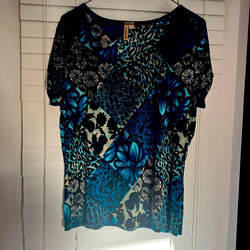 Susan Lawrence tropical leopard blue small sleeve blouse top